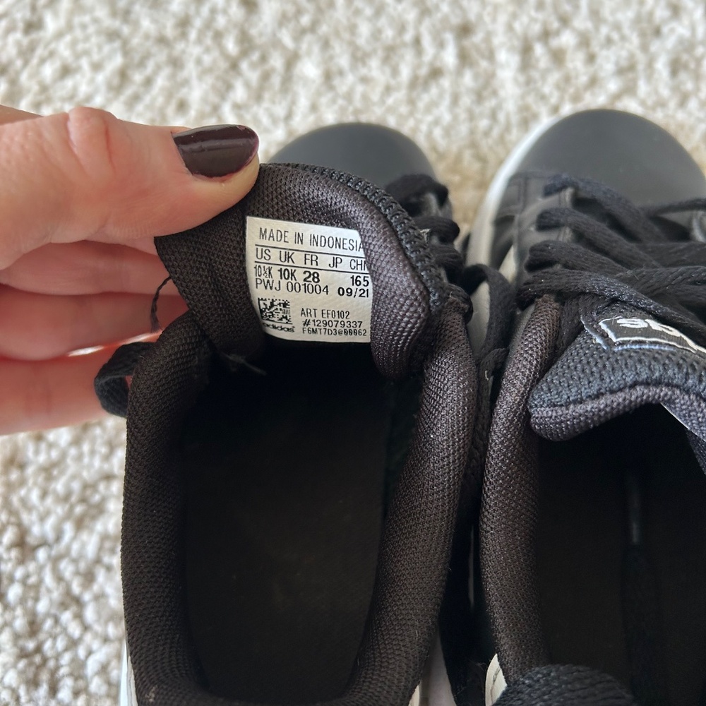 Boys 10.5 Adidas Court Sneaker - Picture 2 of 6